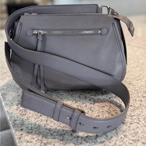 TED BAKER
ZIP DETAIL CURVED SATCHEL- HEATHER GRAY